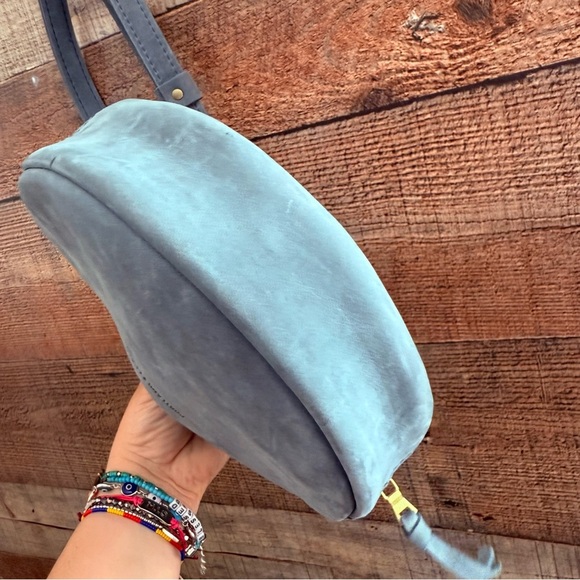 NWOT Portland Leather Almost Perfect Circle Large Crossbody Bag - Picture 7 of 10